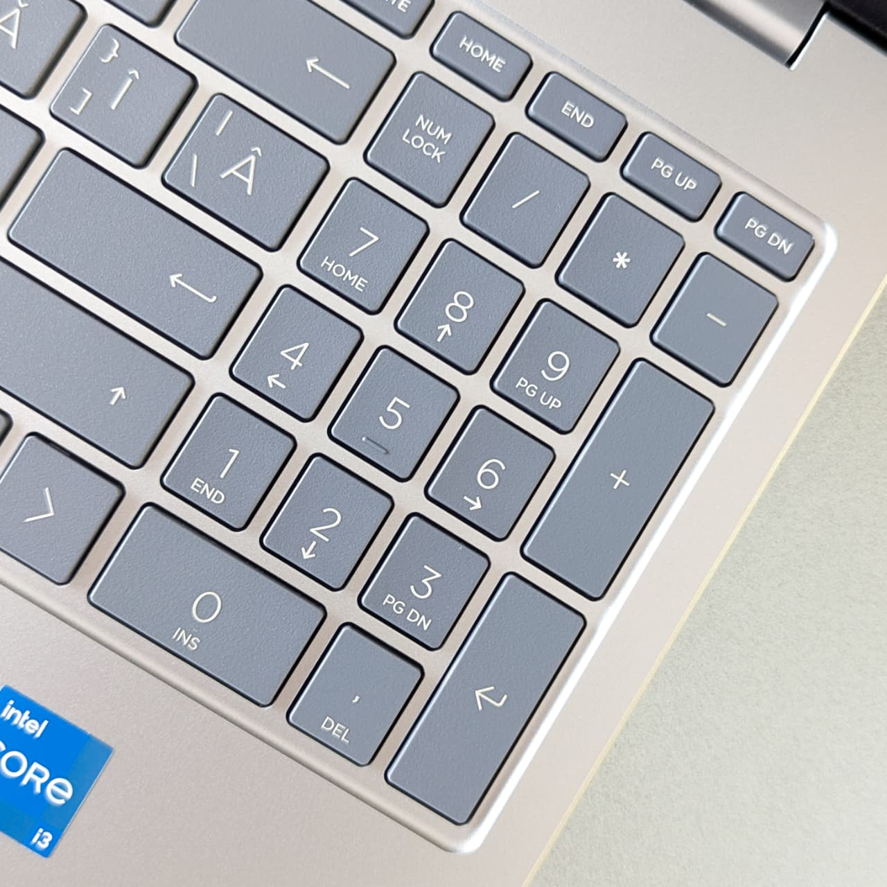 𝗕𝗿𝗮𝗻𝗱 𝗡𝗲𝘄 𝗛𝗣 𝗟𝗮𝗽𝘁𝗼𝗽 𝟭𝟱 𝗖𝗼𝗿𝗲 𝗶𝟯 𝟭𝟯𝘁𝗵 𝗚𝗲𝗻 | 𝟭𝟱.𝟲 𝗶𝗻𝗰𝗵 𝗙𝗛𝗗 | 𝟴𝗚𝗕 𝗥𝗮𝗺 | 𝟱𝟭𝟮𝗚𝗕 𝗡𝗩𝗠𝗲 𝗟𝗮𝗽𝘁𝗼𝗽 - Image 7