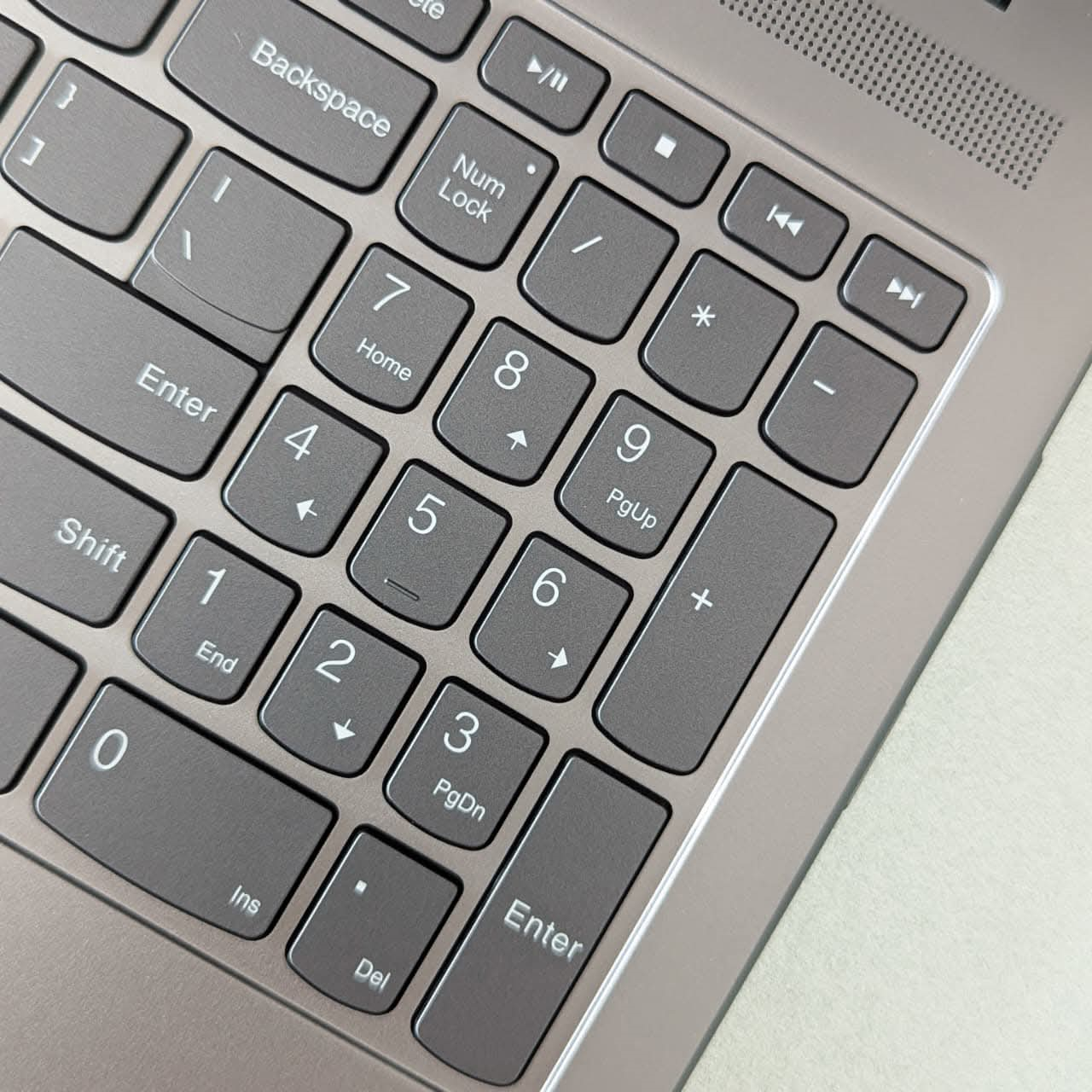 𝗕𝗿𝗮𝗻𝗱 𝗡𝗲𝘄 𝗟𝗲𝗻𝗼𝘃𝗼 𝗬𝗼𝗴𝗮 𝟳 𝟮 𝗶𝗻 𝟭 𝗔𝗠𝗗 𝗥𝘆𝘇𝗲𝗻™ 𝟳-𝟴𝟴𝟰𝟬𝗛𝗦 (𝟴𝟬𝟬𝟬 𝘀𝗲𝗿𝗶𝗲𝘀) | 𝟭𝟲 𝗶𝗻𝗰𝗵 𝗪𝗨𝗫𝗚𝗔 𝗥𝗼𝘁𝗮𝘁𝗮𝗯𝗹𝗲 & 𝗧𝗼𝘂𝗰𝗵 𝗗𝗶𝘀𝗽𝗹𝗮𝘆 | 𝟭𝟲𝗚𝗕 𝗗𝗗𝗥𝟱 𝗥𝗮𝗺 | 𝟱𝟭𝟮𝗚𝗕 𝗡𝗩𝗠𝗲 𝗟𝗮𝗽𝘁𝗼𝗽 - Image 5