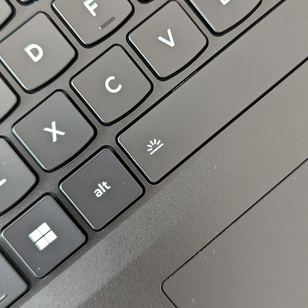 𝟭𝟱 𝗶𝗻𝗰𝗵 𝗢𝗟𝗘𝗗 (𝟮𝟱𝟲𝟬𝘅𝟭𝟲𝟬𝟬) 𝟭𝟲𝟱𝗛𝘇 𝗗𝗶𝘀𝗽𝗹𝗮𝘆 | 𝗕𝗿𝗮𝗻𝗱 𝗡𝗲𝘄 𝗟𝗲𝗻𝗼𝘃𝗼 𝗟𝗲𝗴𝗶𝗼𝗻 𝟱 𝗶𝗻𝘁𝗲𝗹 𝗖𝗼𝗿𝗲 𝗨𝗹𝘁𝗿𝗮 𝟳-𝟮𝟱𝟱𝗛𝗫 𝟭𝟱𝘁𝗵 𝗚𝗲𝗻 | 𝗥𝗧𝗫 𝟱𝟬𝟲𝟬/𝟴𝗚𝗕 | 𝟭𝟲𝗚𝗕 𝗗𝗗𝗥𝟱 𝗥𝗮𝗺 | 𝟱𝟭𝟮𝗚𝗕 𝗡𝗩𝗠𝗲 𝗟𝗮𝗽𝘁𝗼𝗽 - Image 10